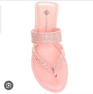 Antonio Melani Leather Thong Sandals in a light pink shade  Size 5.5  Brazil